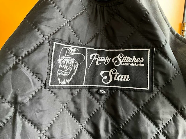 Rusty stiches stan motorjas - afbeelding 2 van  2