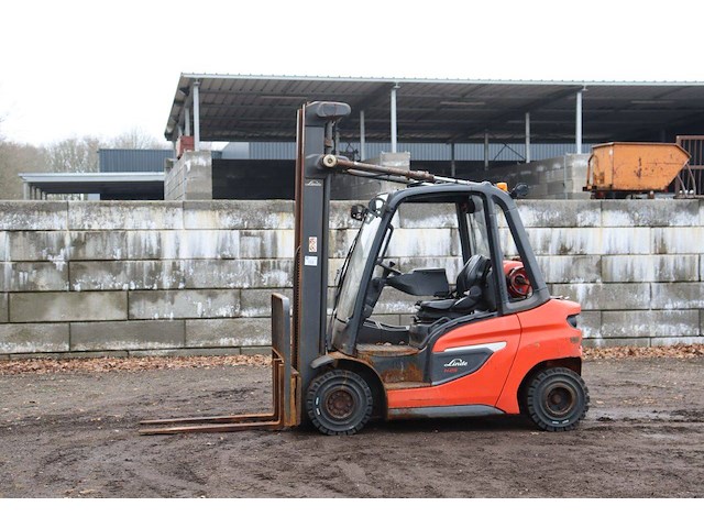 Ruw-terreinheftruck linde h25t-01 lpg + diesel 2500kg 4.7m 2020 - afbeelding 1 van  1