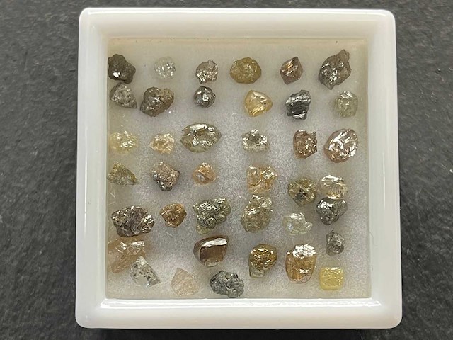 Ruwe diamant 10.14 carat van top kwaliteit - afbeelding 1 van  3