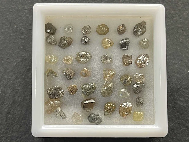 Ruwe diamanten lotje 10.14 ct - afbeelding 1 van  3