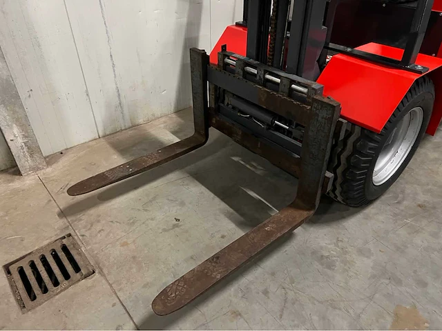 Ruwterrein heftruck - afbeelding 19 van  21