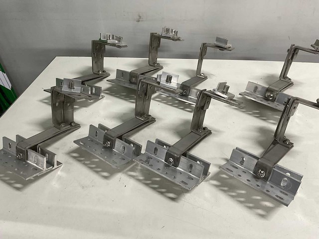 Rvs - aluminium dakhaken voor montage zonnepanelen (15x) - afbeelding 1 van  2