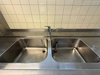 Rvs aanvoertafel met dubbele spoelbak - afbeelding 2 van  4