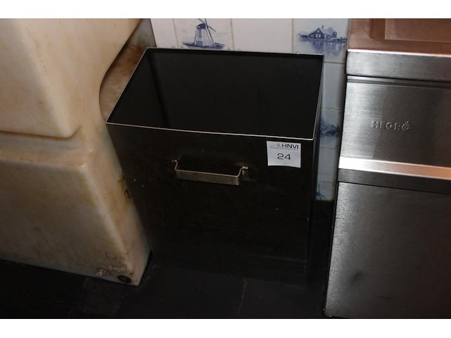 Rvs afvalbak met beugel. afmeting 46 x 30 x 59 cm. - afbeelding 1 van  2