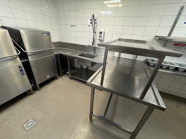 Rvs afvoertafel met debrasseermeubel - afbeelding 2 van  11