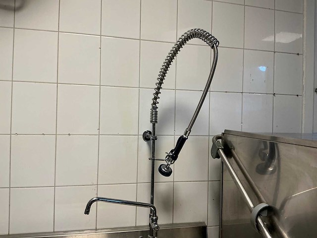 Rvs anvoertafel met spoelkraan - afbeelding 4 van  4