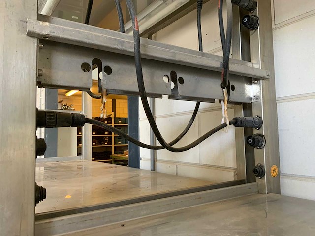 Rvs belichtingwagen inclusief 30 huco evg-hp belichtingsarmaturen (2x) - afbeelding 7 van  18