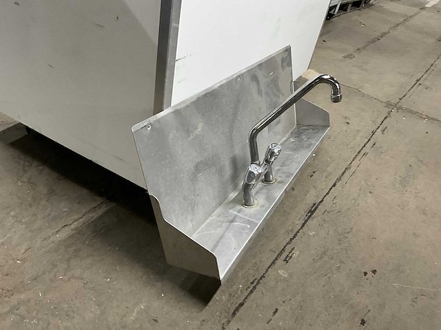 Rvs blad met kraan - afbeelding 4 van  4