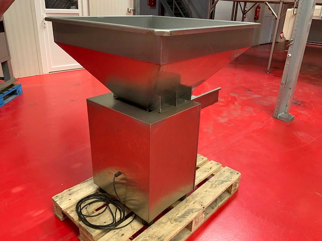Rvs doseertrechter met trilmotor - afbeelding 1 van  7