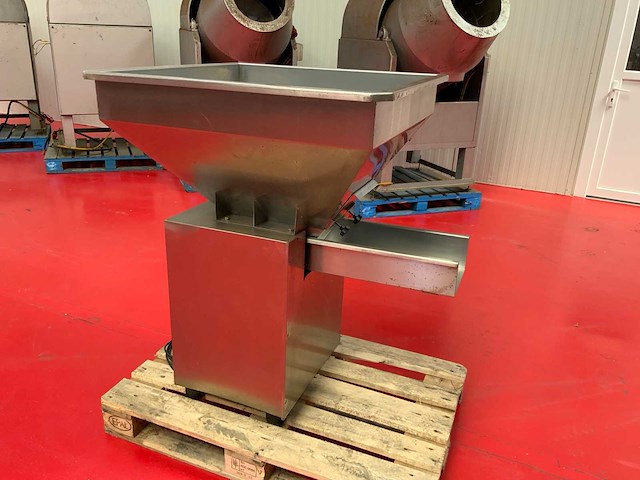 Rvs doseertrechter met trilmotor - afbeelding 4 van  7