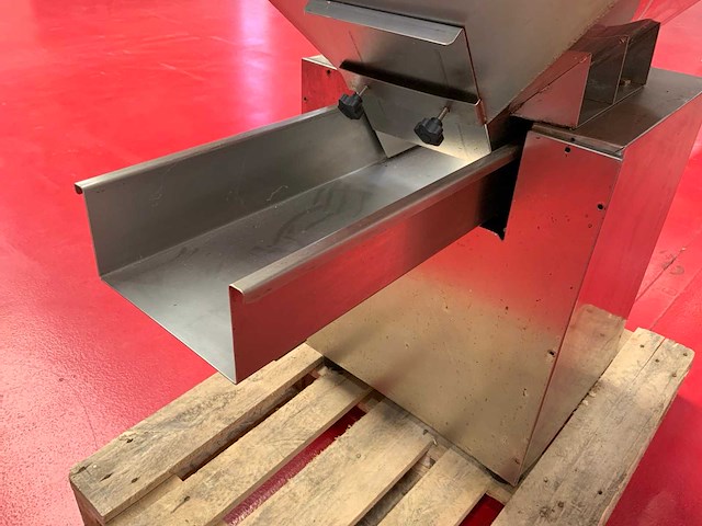 Rvs doseertrechter met trilmotor - afbeelding 7 van  7