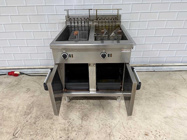 Rvs dubbele friteuse 2 x 25 liter - afbeelding 3 van  4