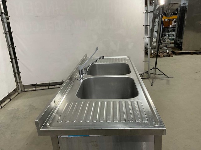 Rvs dubbele spoelbak met kraan - afbeelding 4 van  8