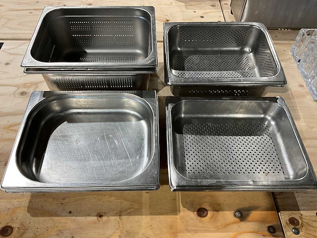 Rvs gastronormbak gn 1/2 (8x) - afbeelding 1 van  3