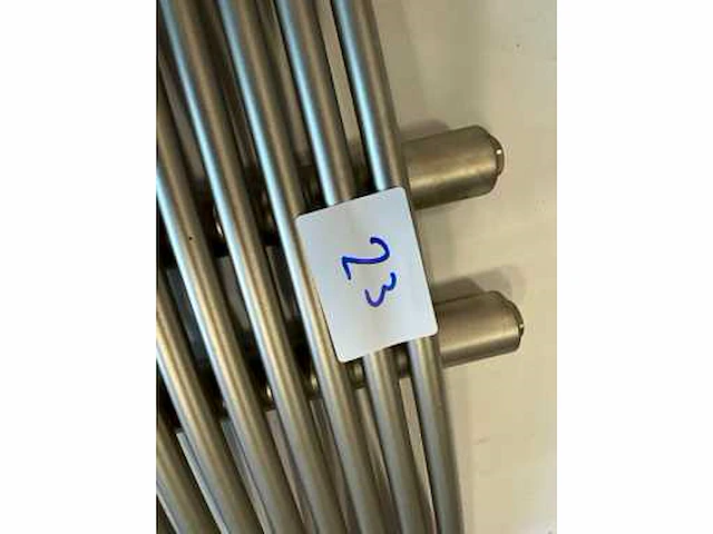 Rvs gebogen - badkamer designradiator ( 1230x510 mm) - afbeelding 1 van  4