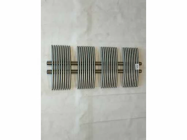 Rvs gebogen - badkamer designradiator ( 1230x510 mm) - afbeelding 2 van  4