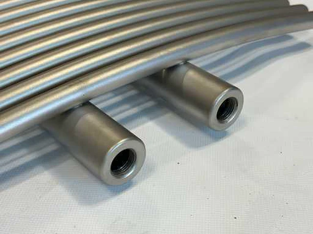 Rvs gebogen - badkamer designradiator ( 1230x510 mm) - afbeelding 3 van  4