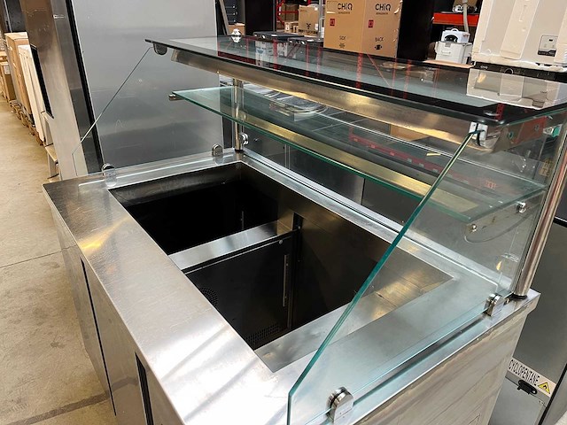 Rvs gekoelde saladette/koelwerkbank met glazen opbouw 2-deurs - afbeelding 3 van  9