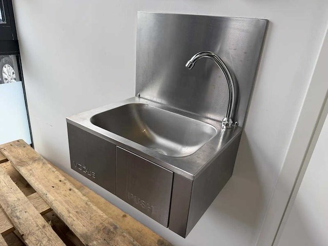 Rvs handenspoelbak met dispensers - afbeelding 3 van  4