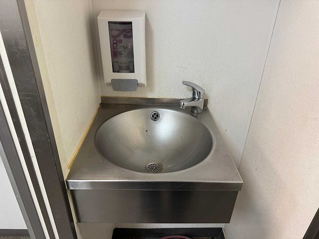 Rvs handenspoelbak met dispensers - afbeelding 2 van  4