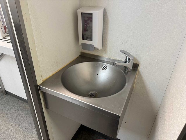 Rvs handenspoelbak met dispensers - afbeelding 1 van  4