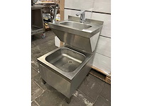 Rvs handwasbak met uitstortbak en sensorkraan - afbeelding 2 van  5