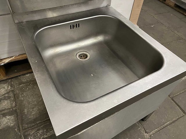 Rvs handwasbak met uitstortbak en sensorkraan - afbeelding 4 van  5