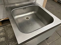 Rvs handwasbak met uitstortbak en sensorkraan - afbeelding 4 van  5