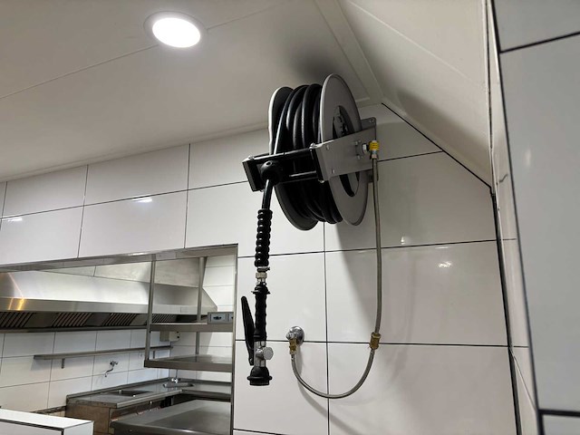 Rvs horeca keukenopstelling met koel-/werkbanken - afbeelding 11 van  20