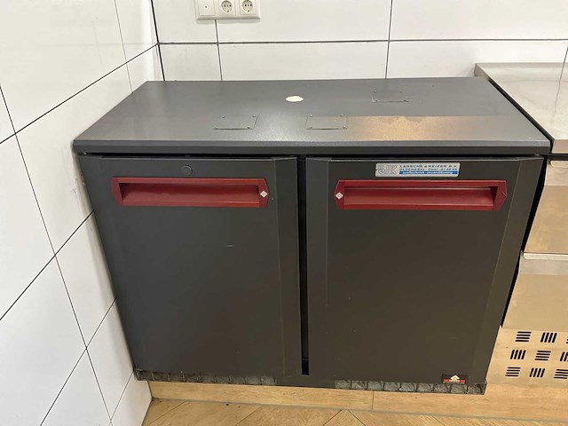 Rvs horeca keukenopstelling met koel-/werkbanken - afbeelding 17 van  20