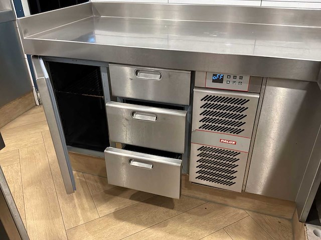 Rvs horeca keukenopstelling met koel-/werkbanken - afbeelding 3 van  20