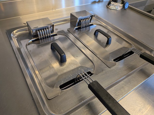 Rvs horeca kook-/frituurunit met dubbele friteuse en inductiekookplaat, beuk horeca - afbeelding 15 van  25