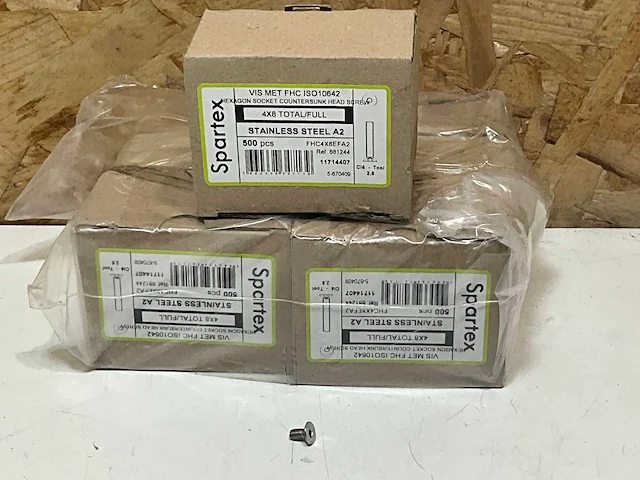 Rvs imbusbout 4x8 (3000x) - afbeelding 1 van  3