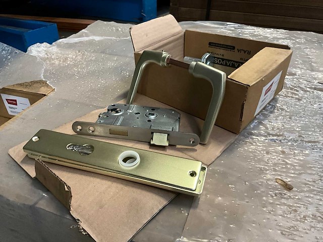 Rvs inbouwslotset (65x) - afbeelding 1 van  4