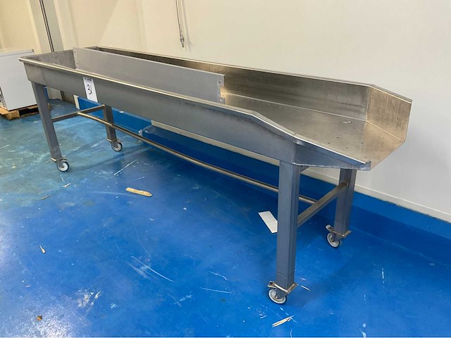 Rvs industriële visverwerkings- en sorteertafel - afbeelding 1 van  4