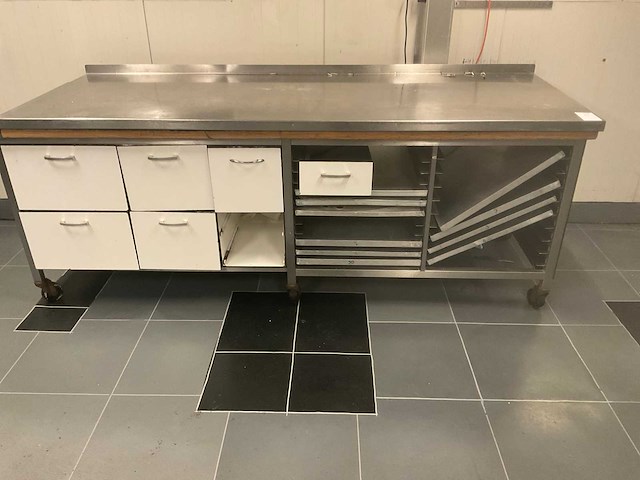 Rvs ingrediënten werktafel - afbeelding 2 van  6