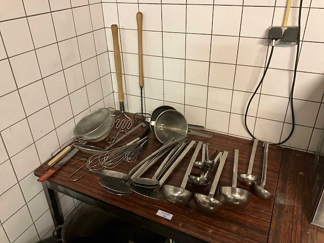 Rvs keukenbenodigdheden - afbeelding 1 van  5