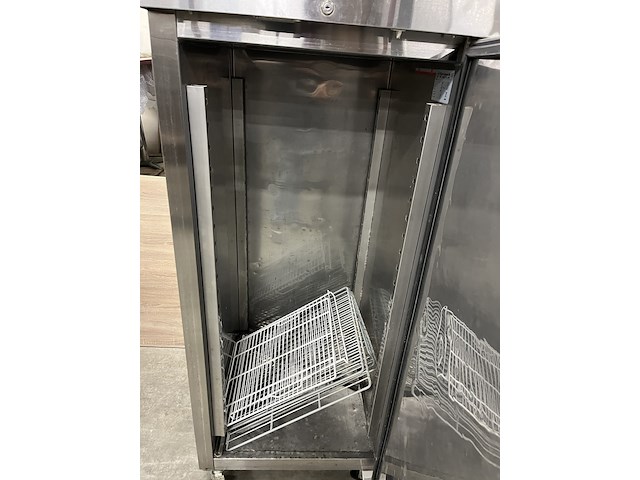 Rvs koelkast 73x83x200 cm ggm gastro, ks700 - afbeelding 4 van  5