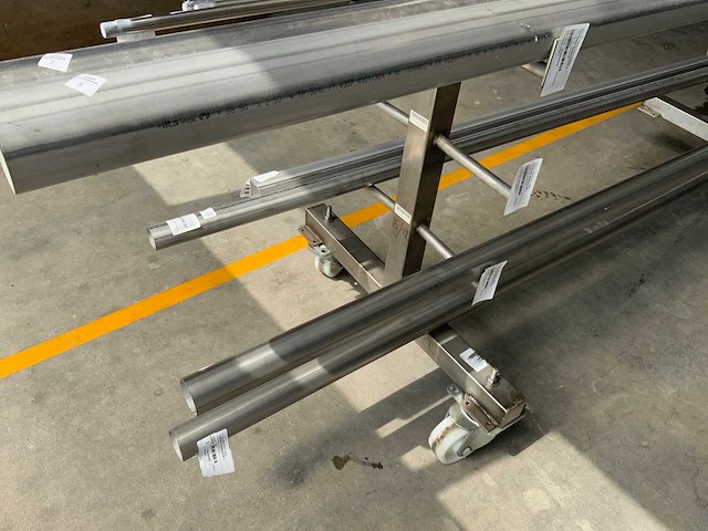 Rvs lengtes op rvs verrijdbare draagarmstelling - afbeelding 9 van  13