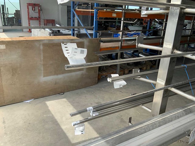 Rvs lengtes op rvs verrijdbare draagarmstelling - afbeelding 11 van  13