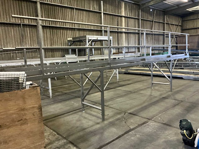 Rvs loopbordes - afbeelding 1 van  7