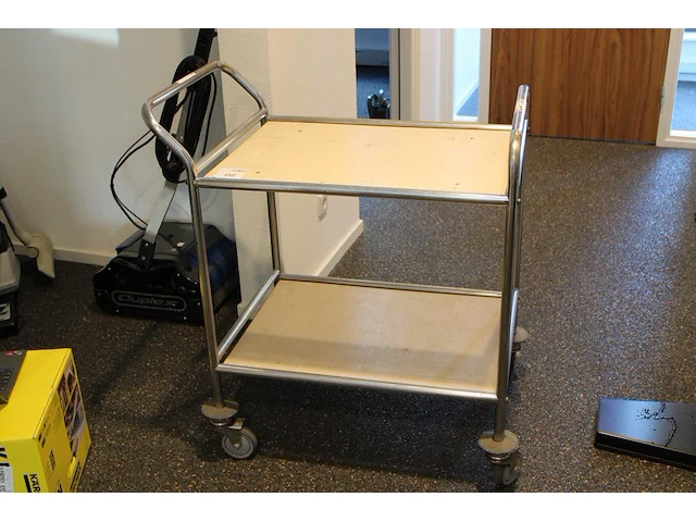 Rvs magazijnkar met onderplateau. afmeting 117 x 60 cm. hoogte 85 cm. exclusief producten op de kar - afbeelding 1 van  2