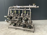 Rvs manifold met buizen warmtewisselaar en kleppen ongebruikt - afbeelding 2 van  7