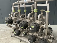 Rvs manifold met buizen warmtewisselaar en kleppen ongebruikt - afbeelding 3 van  7