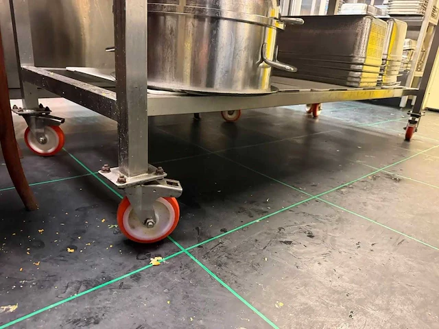 Rvs mobiele werktafel - afbeelding 5 van  5