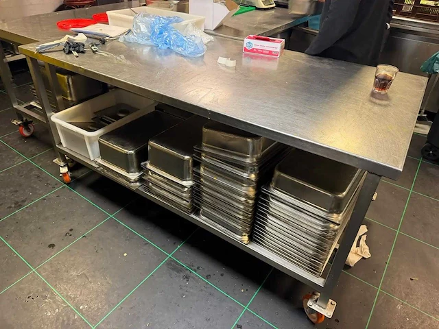 Rvs mobiele werktafel - afbeelding 2 van  4