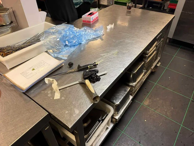 Rvs mobiele werktafel - afbeelding 3 van  4