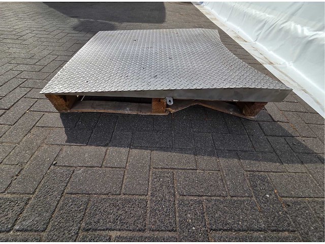 Rvs oprijplaat palletfoliewikkelaar - afbeelding 1 van  2