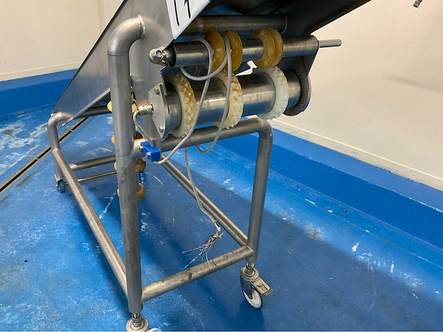 Rvs opvoer-/ doseerinstallatie voor vis - afbeelding 6 van  7