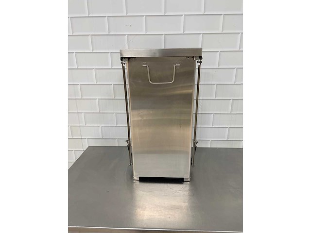 Rvs pedaalbediend afvalbak inhoud 100 liter - afbeelding 3 van  8
